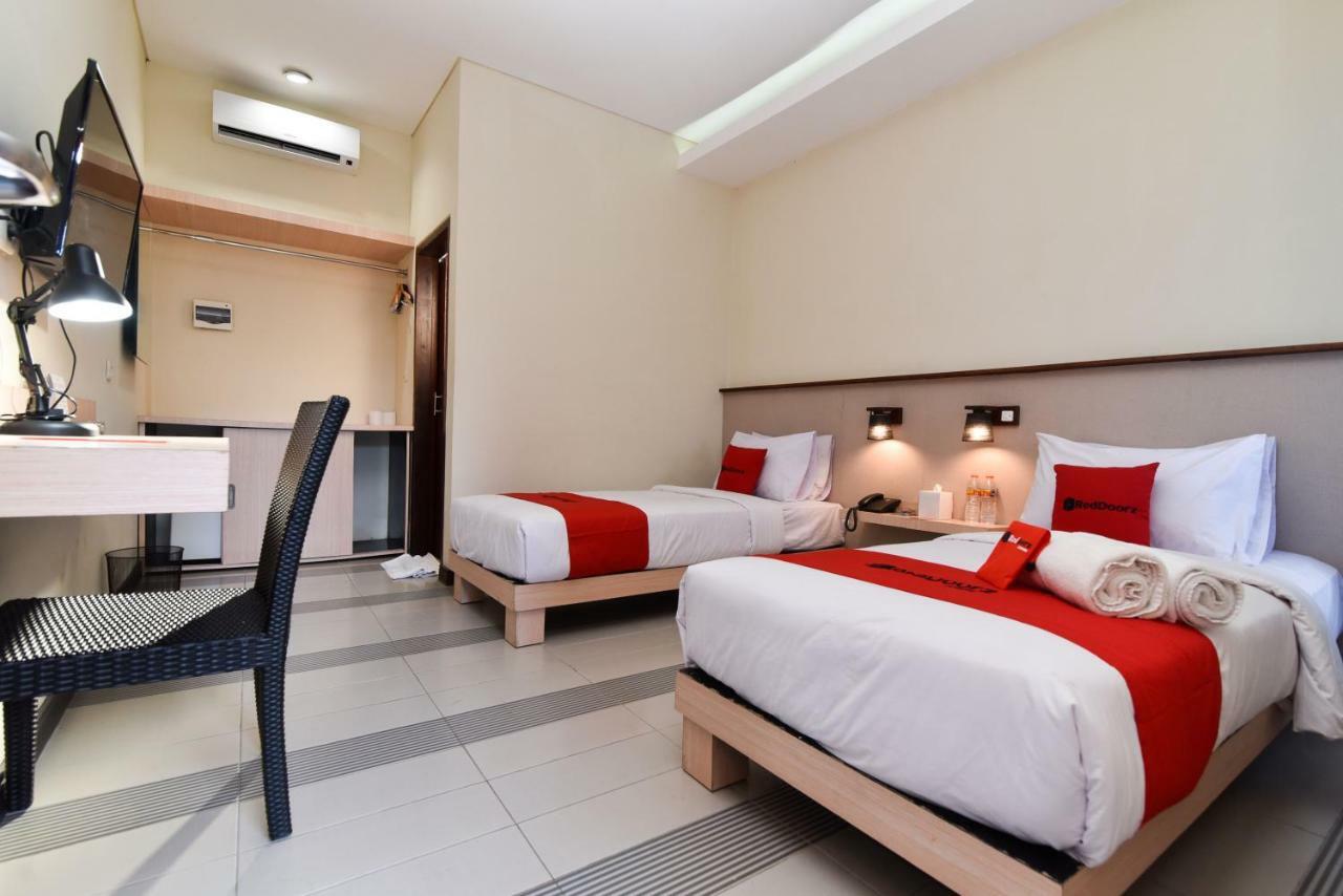 Reddoorz Near Legian Street Hotel Kuta Lombok Kültér fotó