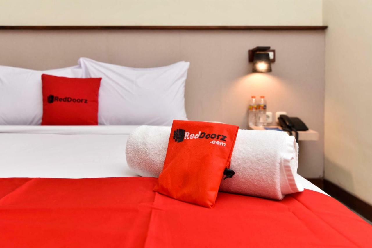 Reddoorz Near Legian Street Hotel Kuta Lombok Kültér fotó