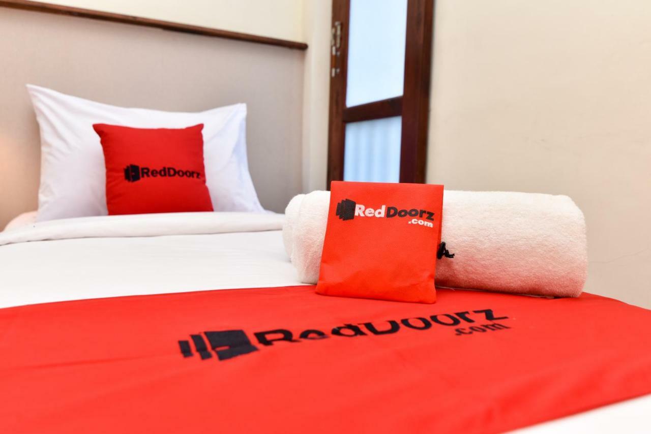 Reddoorz Near Legian Street Hotel Kuta Lombok Kültér fotó
